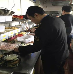 新城區(qū)食品藥監(jiān)局全力開展餐飲服務環(huán)節(jié)鮮肉及肉制品專項稽查行動